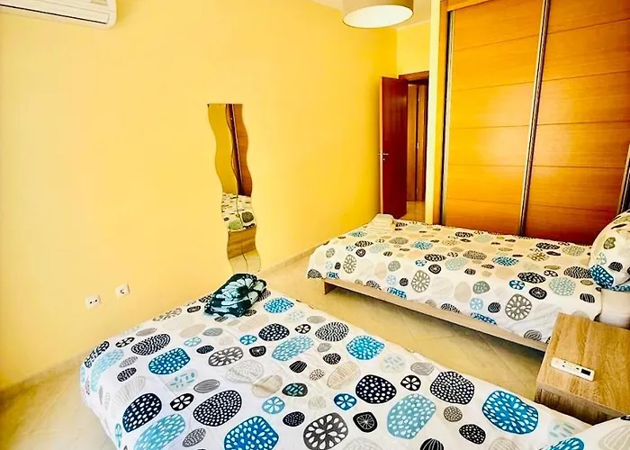Luxury 2 Bed شقة *