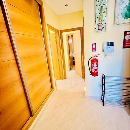 Lovely 2 Bed Apartment Near The Beach *